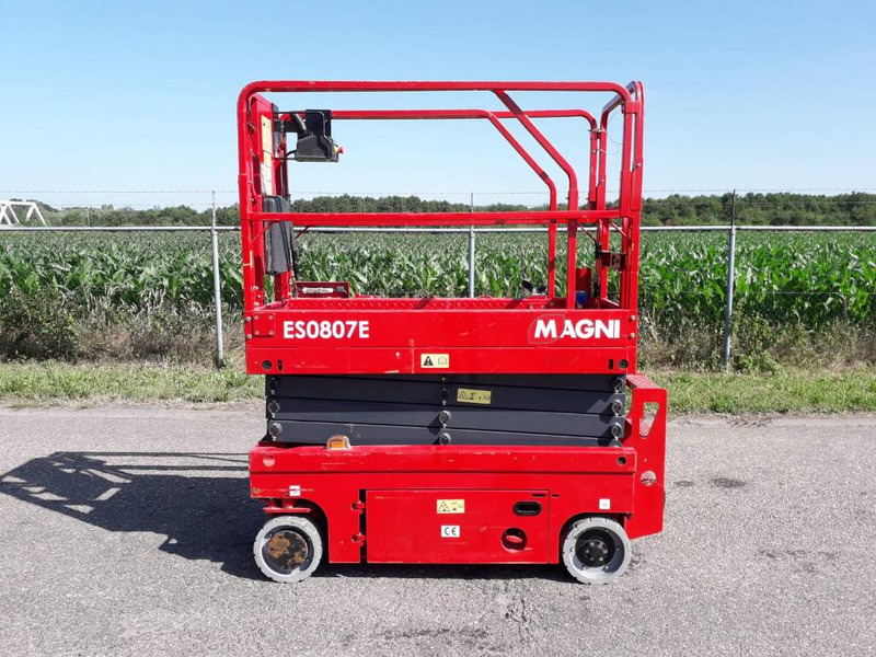 MAGNI ES0807E - Saxlift: bild 1 MAGNI ES0807E - Saxlift: bild 1