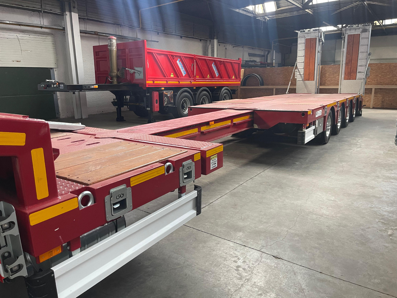 LIDER 4 assige semi-trailer - Låg lastare semitrailer: bild 2 LIDER 4 assige semi-trailer - Låg lastare semitrailer: bild 2