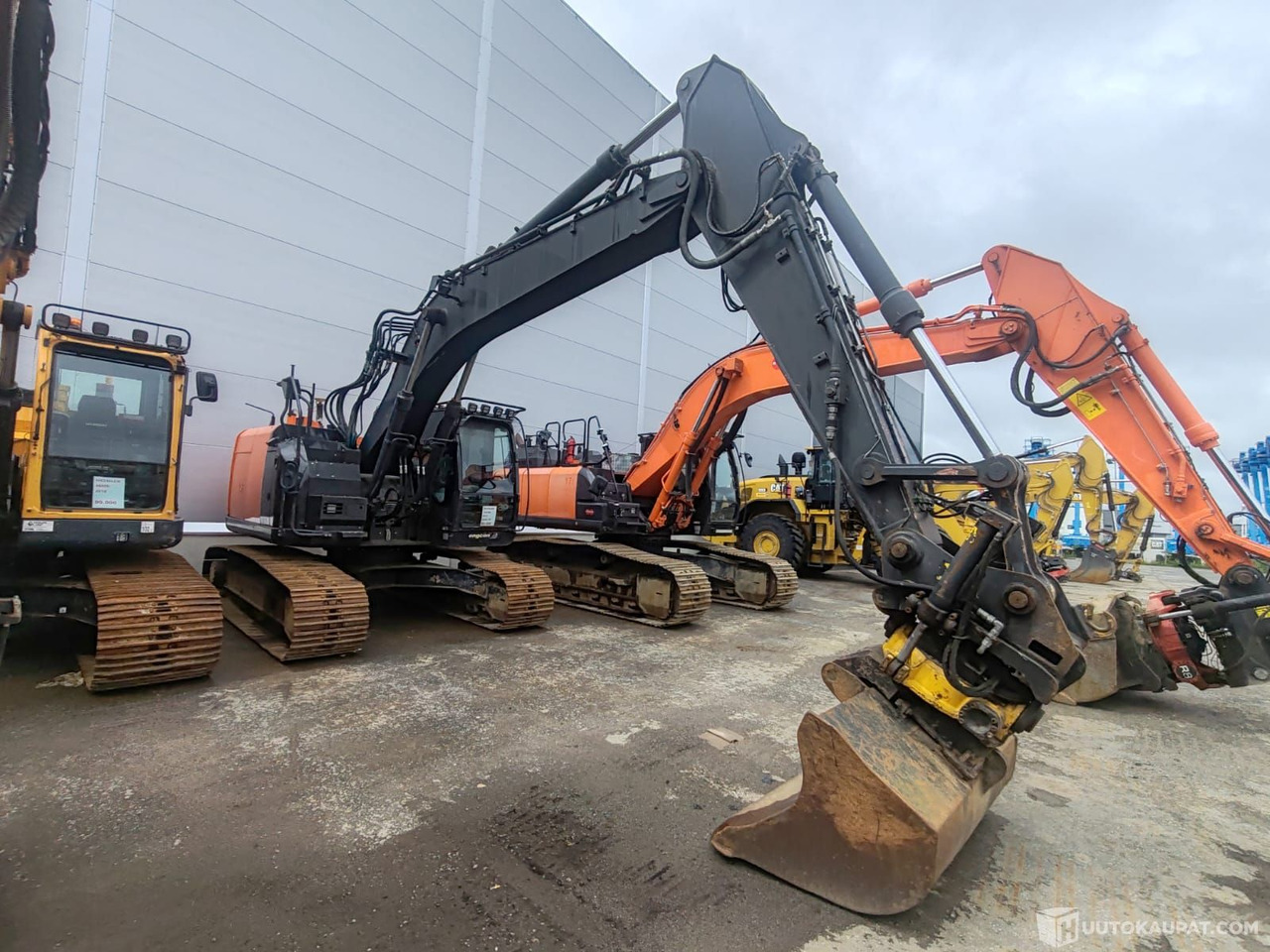 Hitachi ZX225USRLC-6 Leica 3D, 2017, 10 269 h Kaivinkone, Pirkkala - Byggmaskiner: bild 2 Hitachi ZX225USRLC-6 Leica 3D, 2017, 10 269 h Kaivinkone, Pirkkala - Byggmaskiner: bild 2