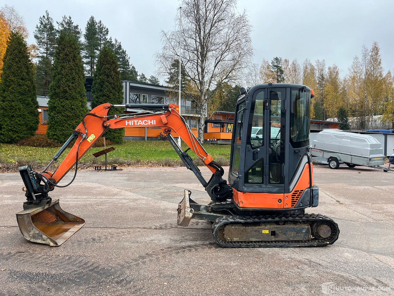 Hitachi Zaxis 29U, kaivinkone kallistajalla ja tyvitaitolla, 2014, Kouvola - Minigrävmaskin: bild 1 Hitachi Zaxis 29U, kaivinkone kallistajalla ja tyvitaitolla, 2014, Kouvola - Minigrävmaskin: bild 1