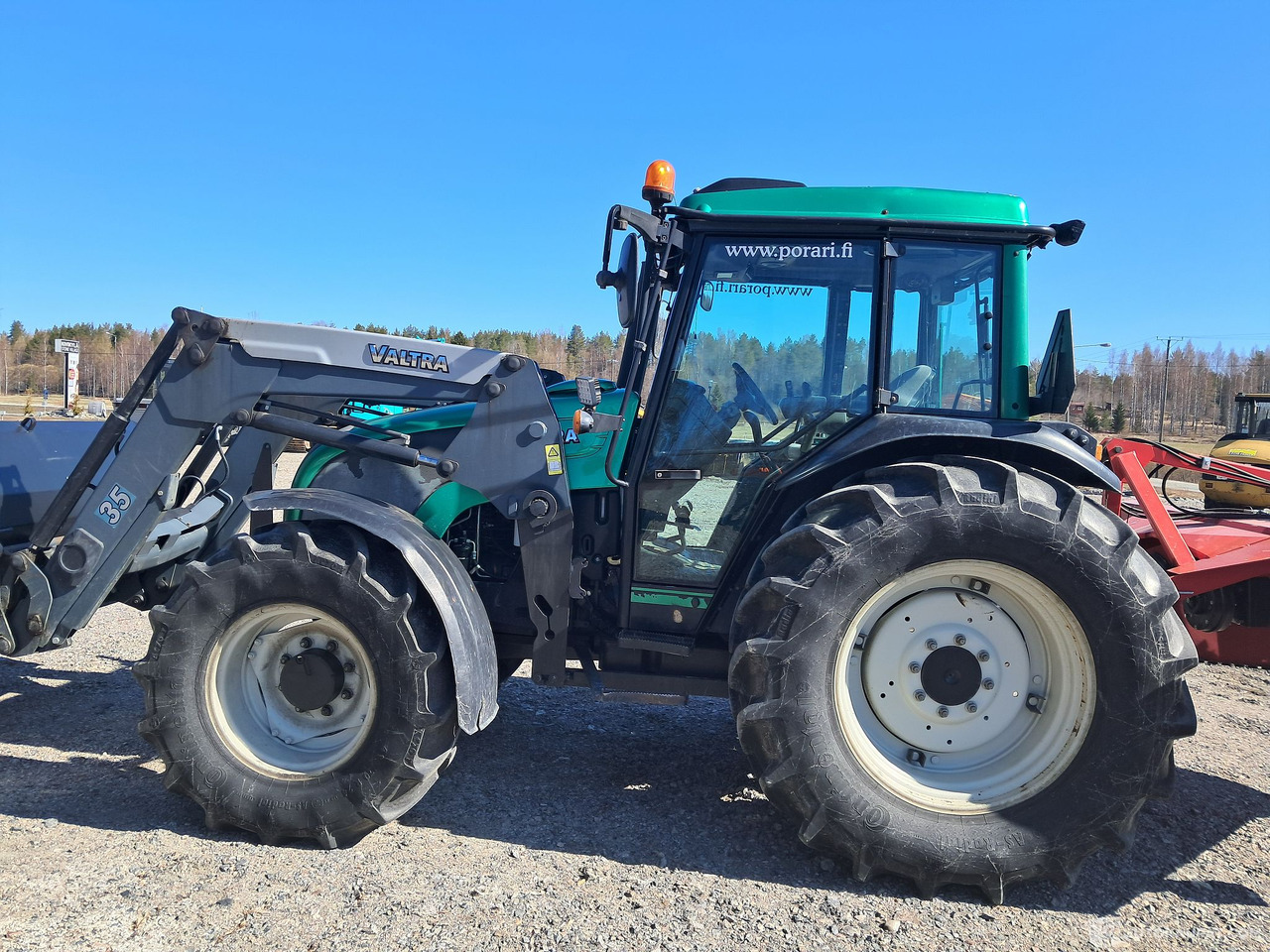 Valtra A 92, 2010, Juuka - Lantbruksmaskiner: bild 1 Valtra A 92, 2010, Juuka - Lantbruksmaskiner: bild 1