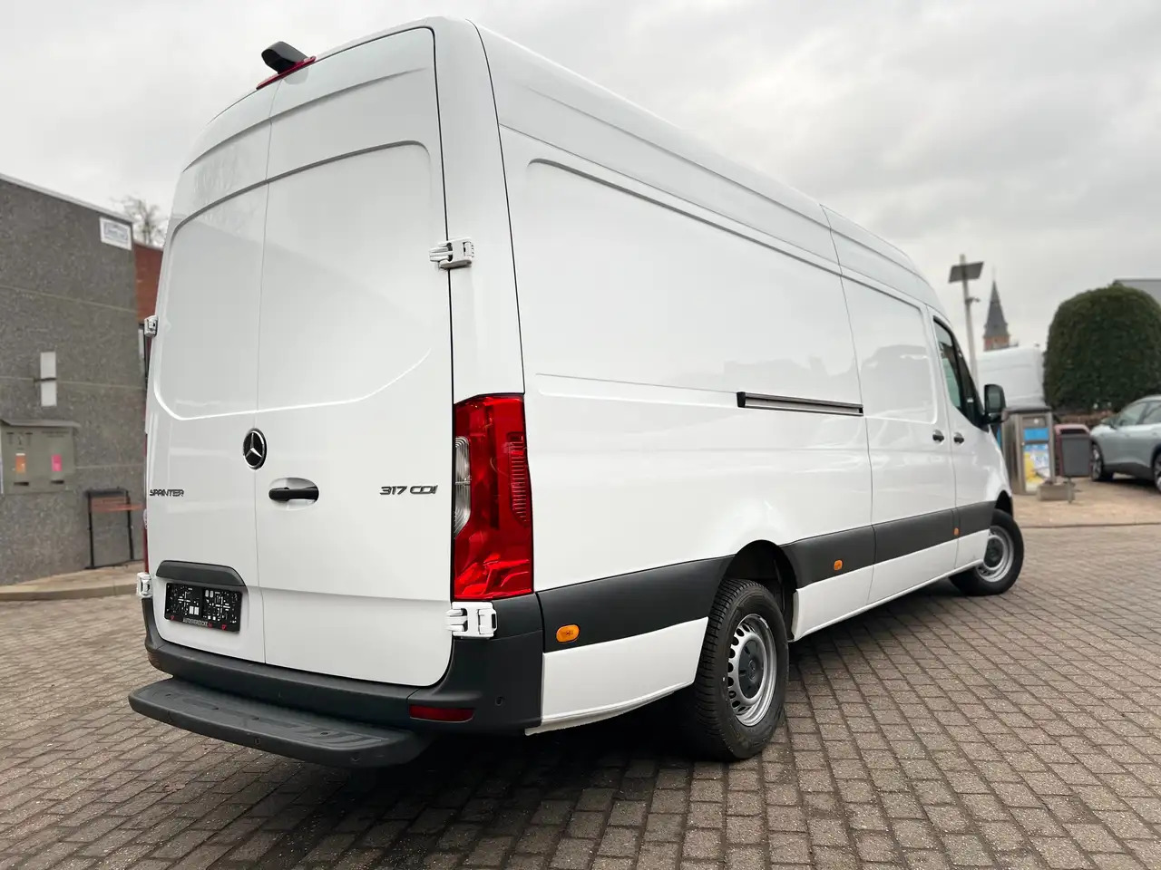 Mercedes-Benz Sprinter 317 L3H2 (37.000ex) 9G-TRONIC CAMERA PTS MBUX - Skåpbil: bild 4 Mercedes-Benz Sprinter 317 L3H2 (37.000ex) 9G-TRONIC CAMERA PTS MBUX - Skåpbil: bild 4