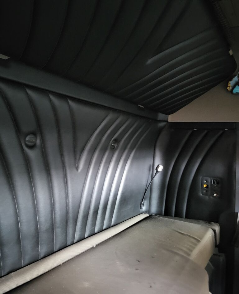 Scania SCANIA R truck - Hytt och interiör för Lastbil: bild 1 Scania SCANIA R truck - Hytt och interiör för Lastbil: bild 1