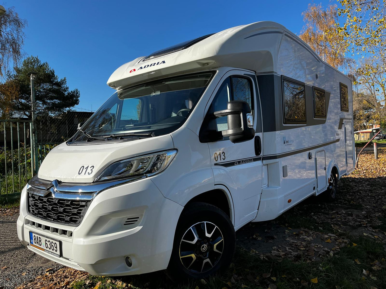 ADRIA Matrix 670 SL - Halvintegrerad husbil: bild 1 ADRIA Matrix 670 SL - Halvintegrerad husbil: bild 1