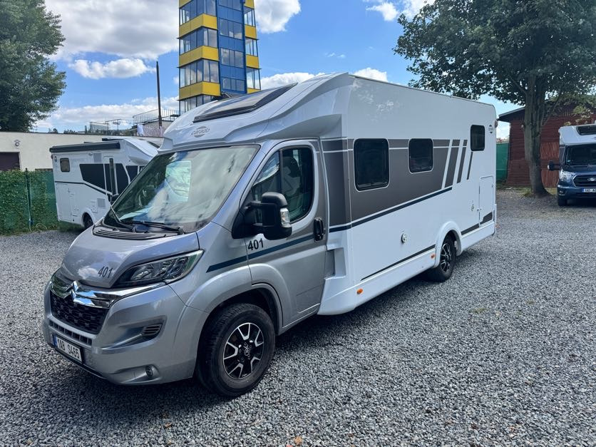 CARADO T447 PRO+ , camera, radio, awning, bike holder, LPG, ALU - Halvintegrerad husbil: bild 2 CARADO T447 PRO+ , camera, radio, awning, bike holder, LPG, ALU - Halvintegrerad husbil: bild 2