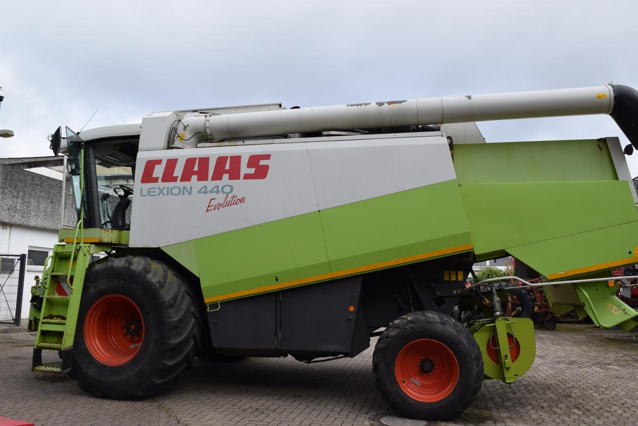 CLAAS Lexion 440 Evolution - Skördetröska: bild 4 CLAAS Lexion 440 Evolution - Skördetröska: bild 4