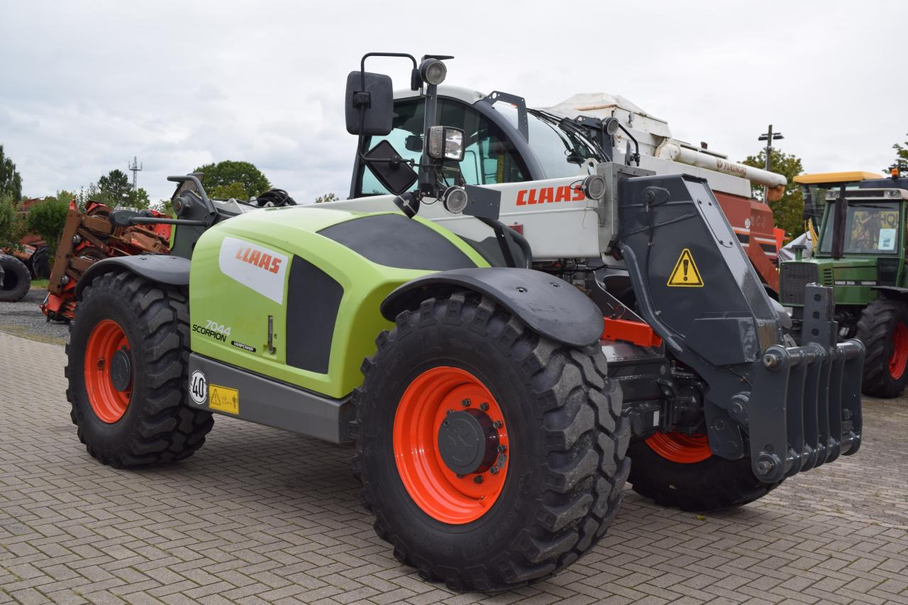 CLAAS SCORPION 7044 - Teleskoplastar: bild 1 CLAAS SCORPION 7044 - Teleskoplastar: bild 1