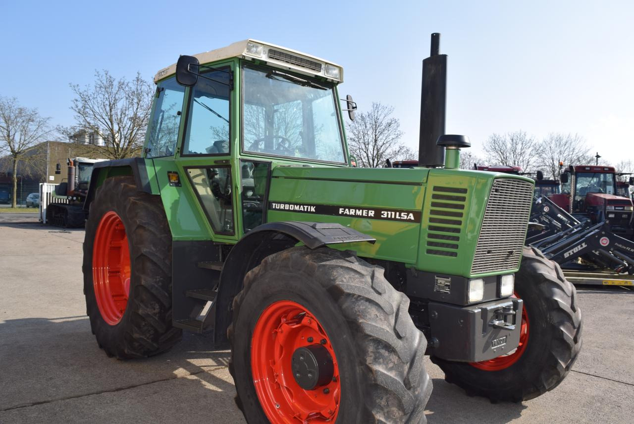 Fendt Farmer 311 LSA - Traktor: bild 1 Fendt Farmer 311 LSA - Traktor: bild 1