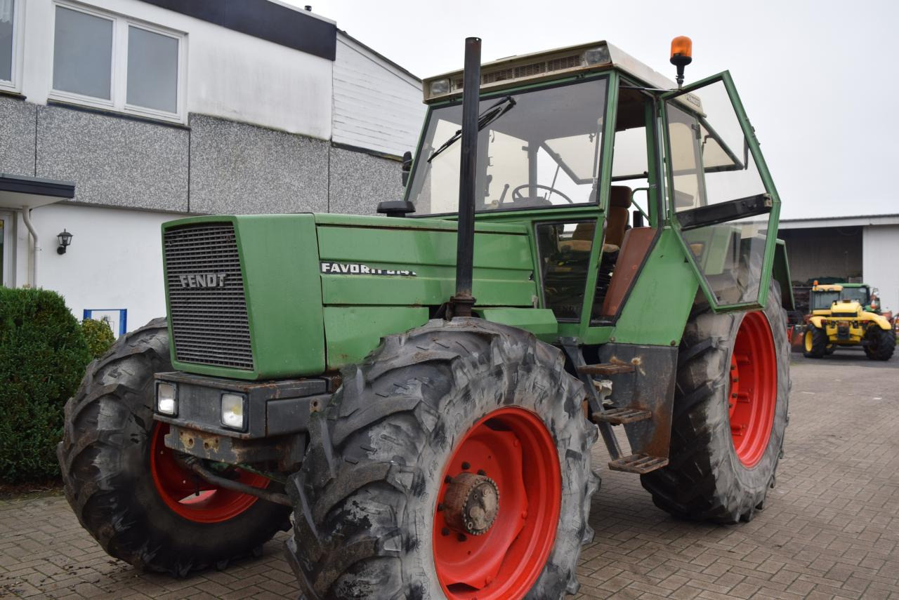 Fendt Favorit 614 LS Turbomatik - Traktor: bild 2 Fendt Favorit 614 LS Turbomatik - Traktor: bild 2