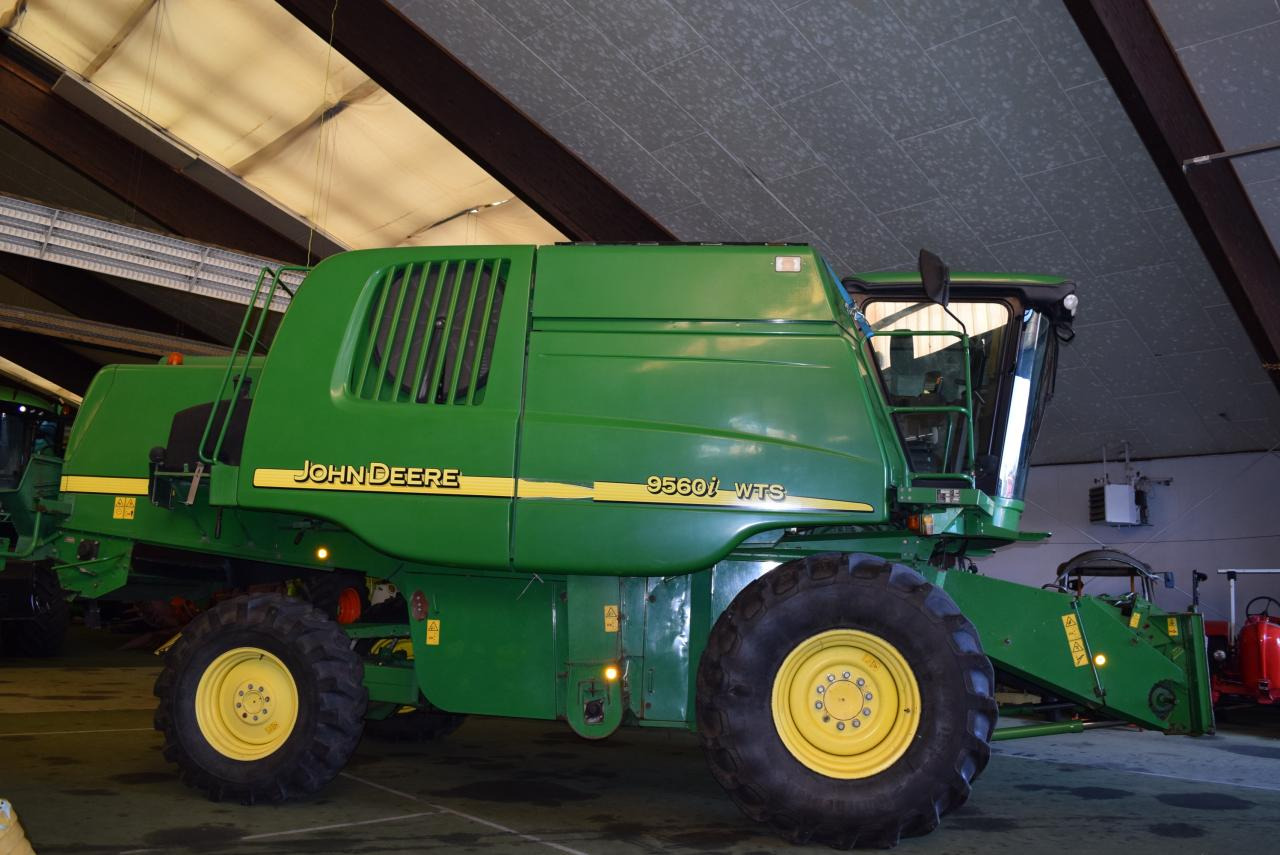 John Deere 9560 i WTS - Skördetröska: bild 1 John Deere 9560 i WTS - Skördetröska: bild 1