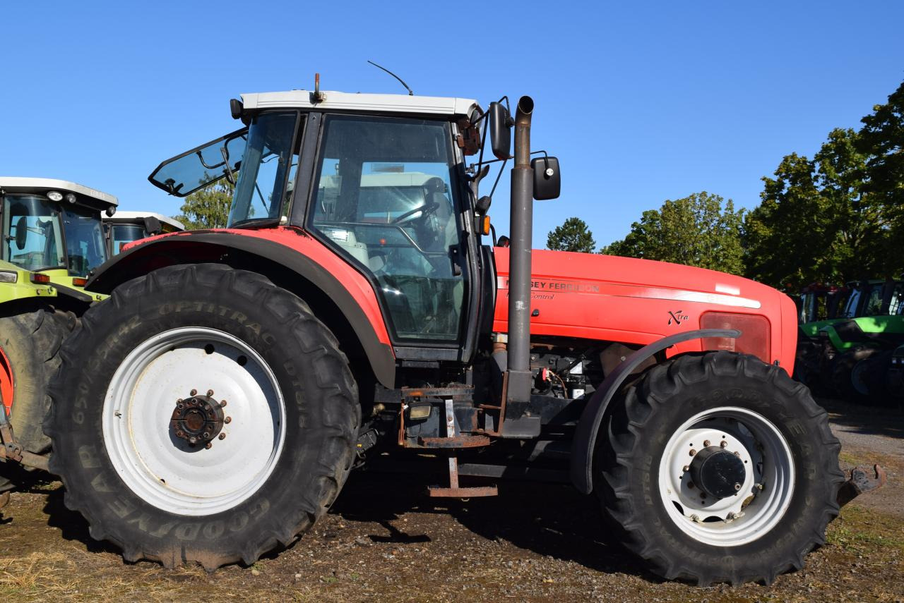 Massey Ferguson MF 8250 - Traktor: bild 3 Massey Ferguson MF 8250 - Traktor: bild 3