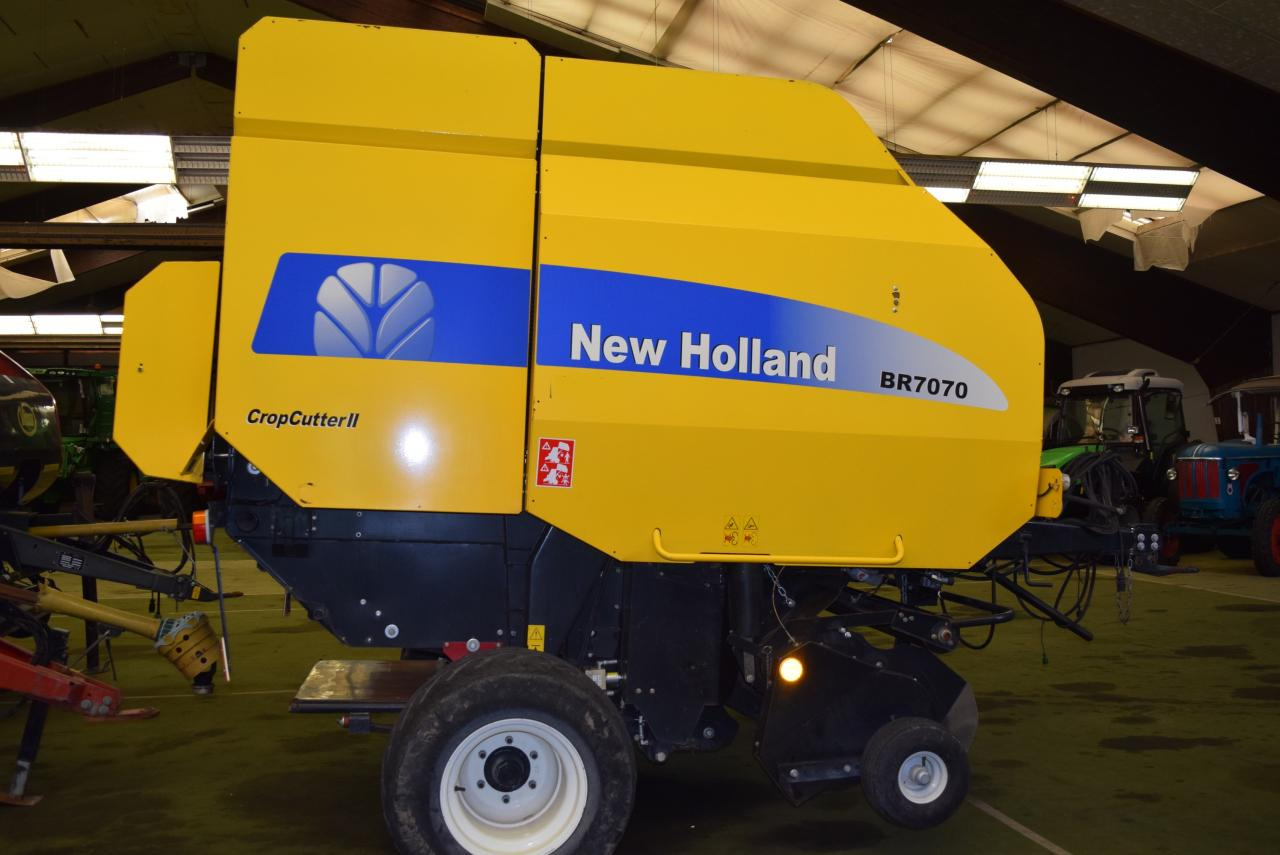 New Holland BR 7070 Crop Cutter II - Rundbalspress: bild 1 New Holland BR 7070 Crop Cutter II - Rundbalspress: bild 1