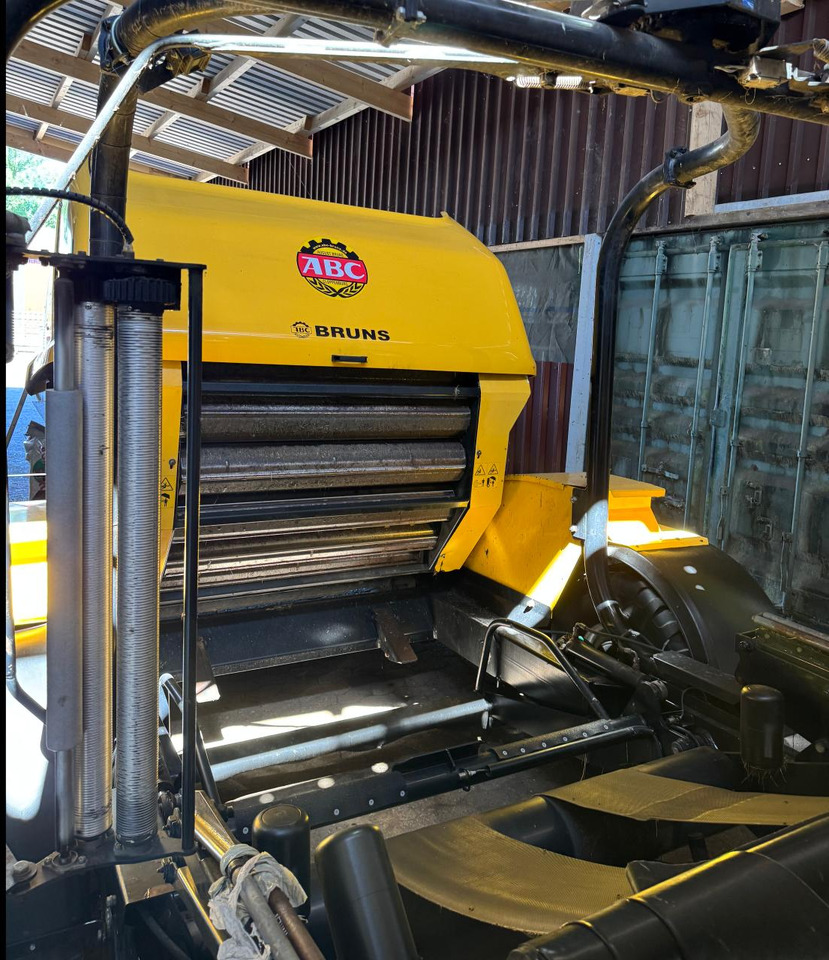 New Holland Rooll Baler 125 Combi - Rundbalspress: bild 4 New Holland Rooll Baler 125 Combi - Rundbalspress: bild 4