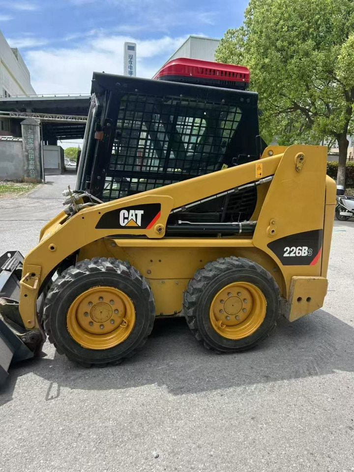 CATERPILLAR 226B-3 - Kompaktlastare/ Slirstyrda lastare: bild 2 CATERPILLAR 226B-3 - Kompaktlastare/ Slirstyrda lastare: bild 2
