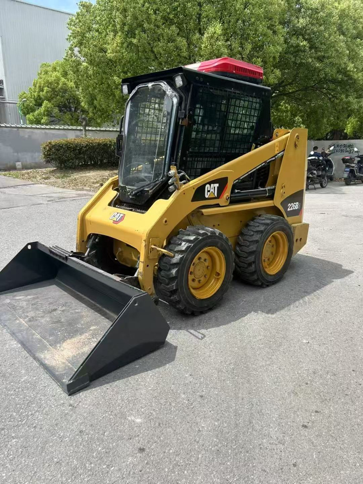 CATERPILLAR 226B-3 - Kompaktlastare/ Slirstyrda lastare: bild 1 CATERPILLAR 226B-3 - Kompaktlastare/ Slirstyrda lastare: bild 1