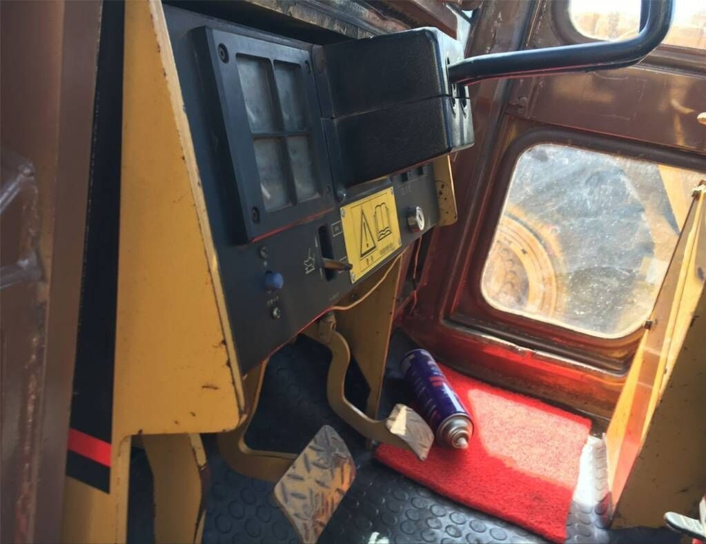 Caterpillar D4C - Bulldozer: bild 5 Caterpillar D4C - Bulldozer: bild 5
