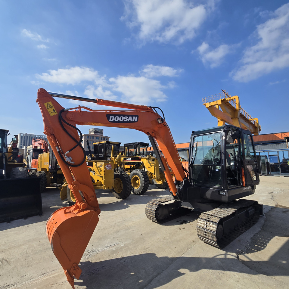 Doosan DX60 - Minigrävmaskin: bild 1 Doosan DX60 - Minigrävmaskin: bild 1
