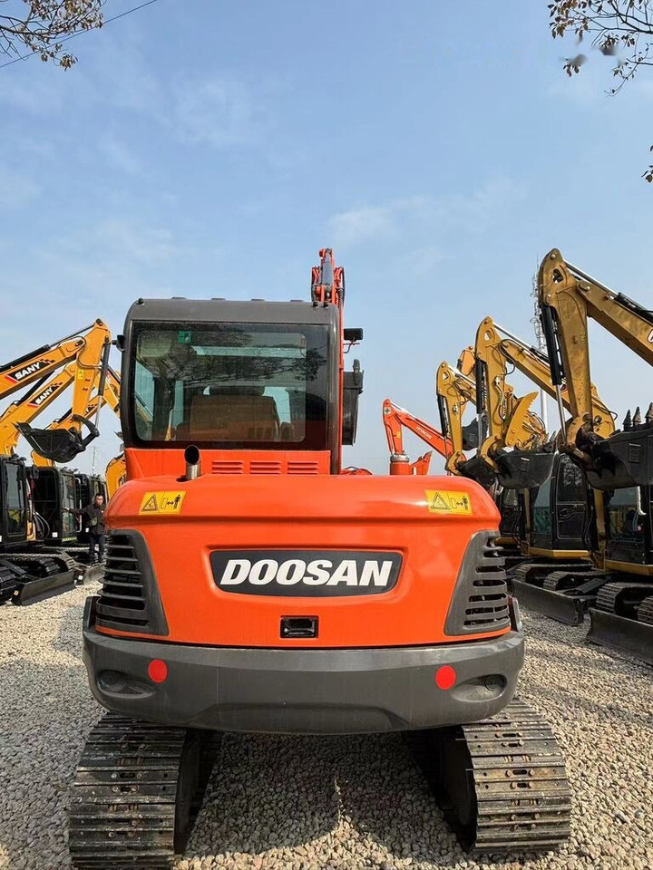 Doosan DX60 - Minigrävmaskin: bild 2 Doosan DX60 - Minigrävmaskin: bild 2