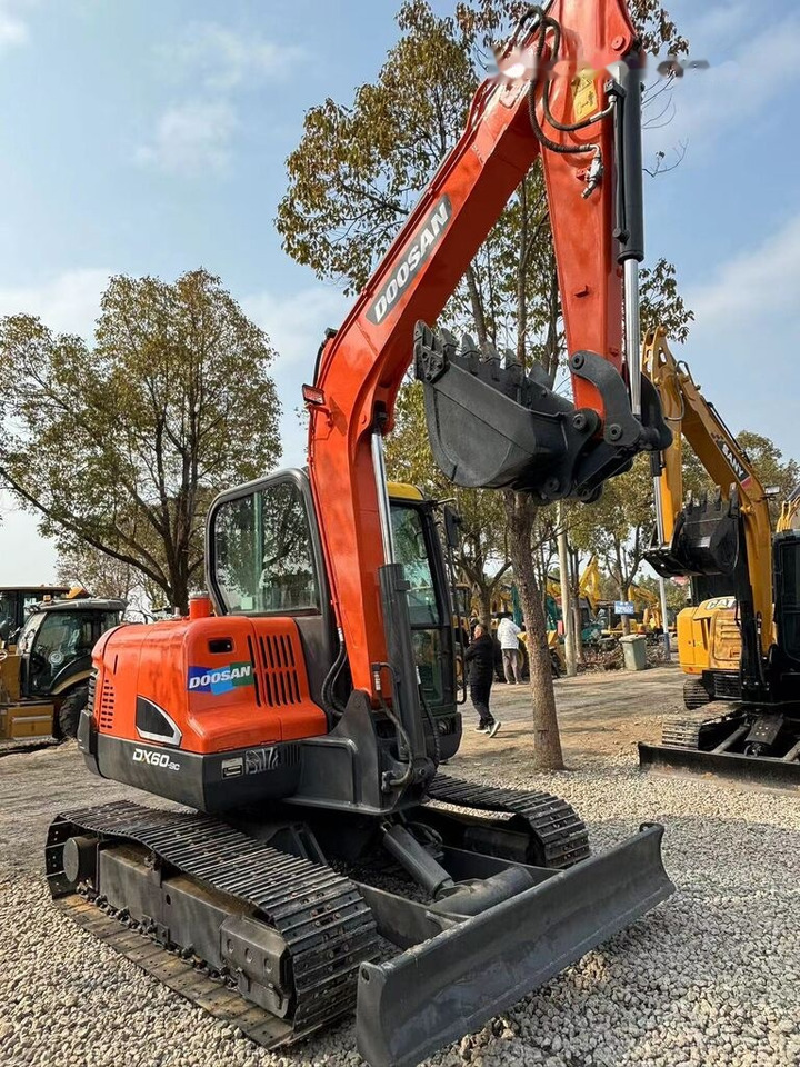 Doosan DX60 - Minigrävmaskin: bild 3 Doosan DX60 - Minigrävmaskin: bild 3