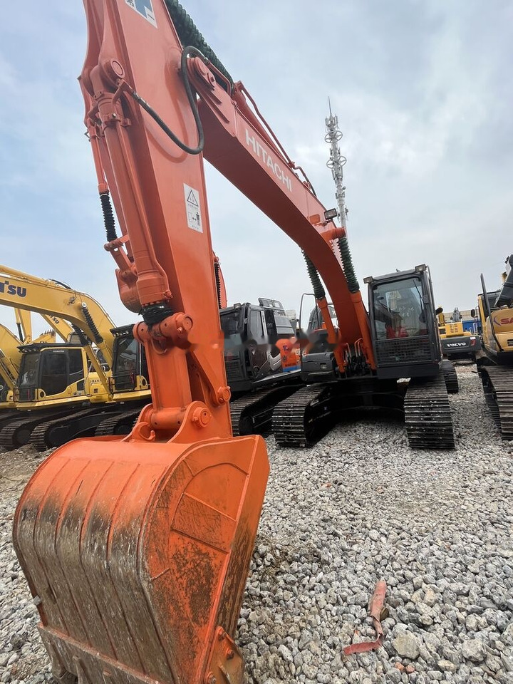 Hitachi ZX200 - Bandgrävare: bild 2 Hitachi ZX200 - Bandgrävare: bild 2
