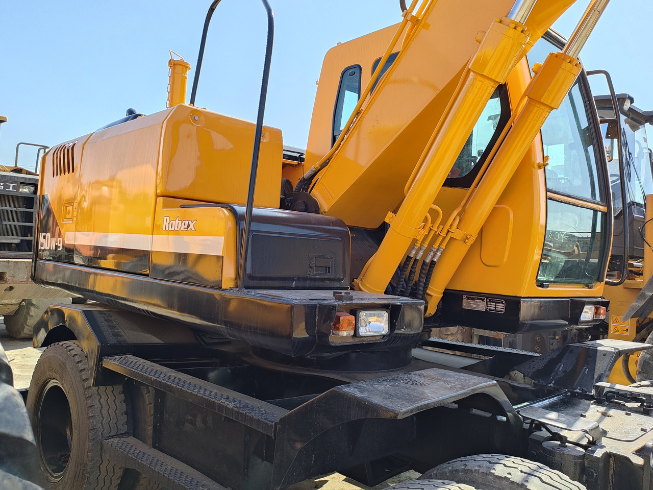 Hyundai R150W-9 - Grävmaskin på däck: bild 4 Hyundai R150W-9 - Grävmaskin på däck: bild 4