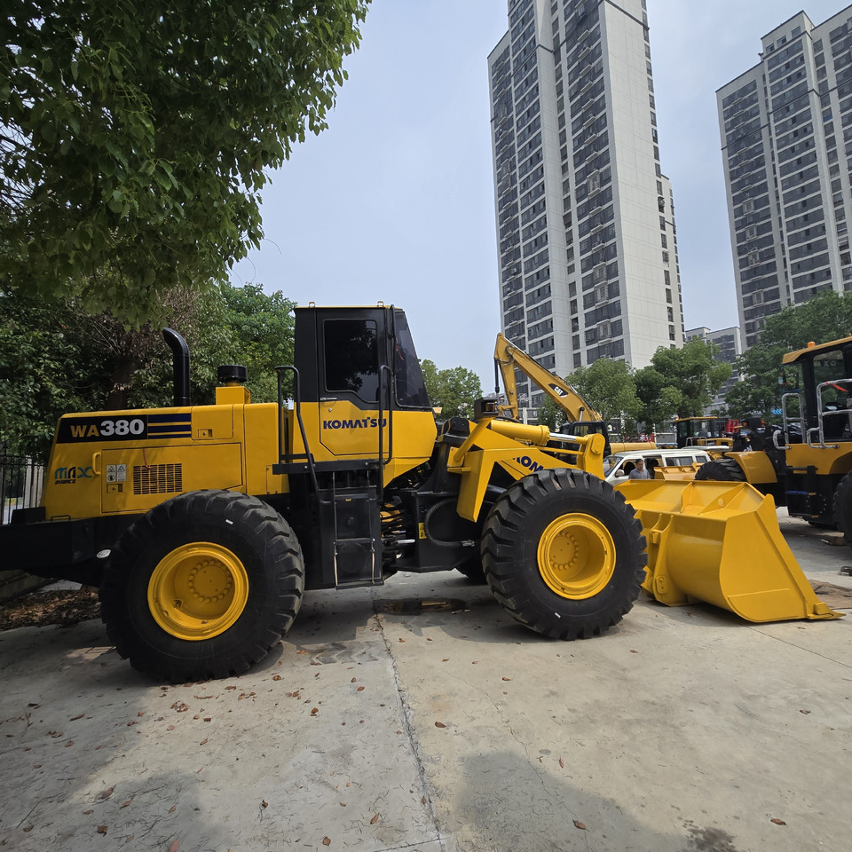 Komatsu WA380 - Hjullastare: bild 1 Komatsu WA380 - Hjullastare: bild 1