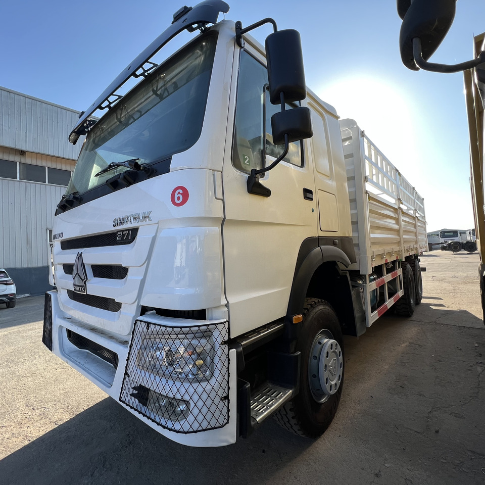 SINOTRUK HOWO - Lastbil: bild 3 SINOTRUK HOWO - Lastbil: bild 3