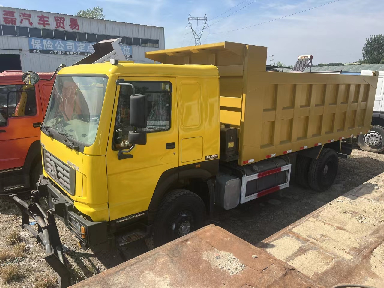 SINOTRUK HOWO 4x2 - Tippbil lastbil: bild 2 SINOTRUK HOWO 4x2 - Tippbil lastbil: bild 2