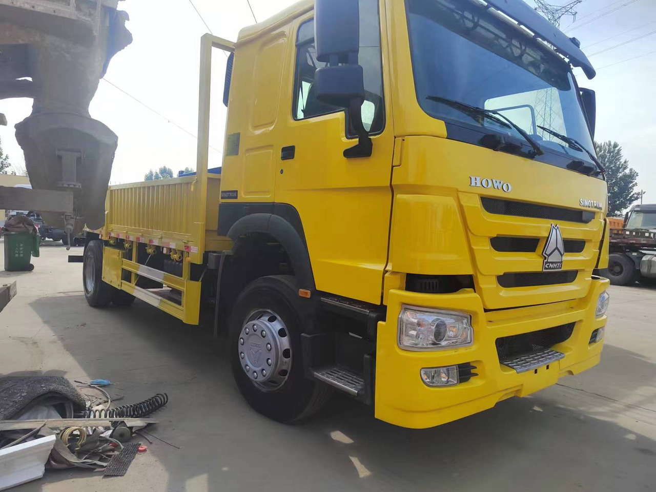 SINOTRUK HOWO 4x2 cargo truck - Tippbil lastbil: bild 2 SINOTRUK HOWO 4x2 cargo truck - Tippbil lastbil: bild 2