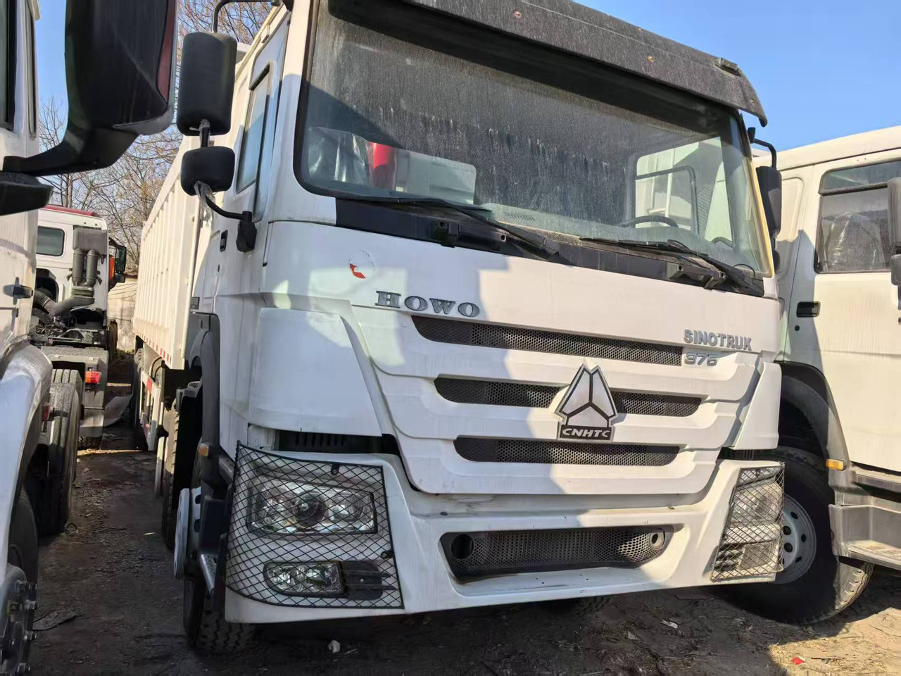 SINOTRUK HOWO 8x4 - Tippbil lastbil: bild 1 SINOTRUK HOWO 8x4 - Tippbil lastbil: bild 1