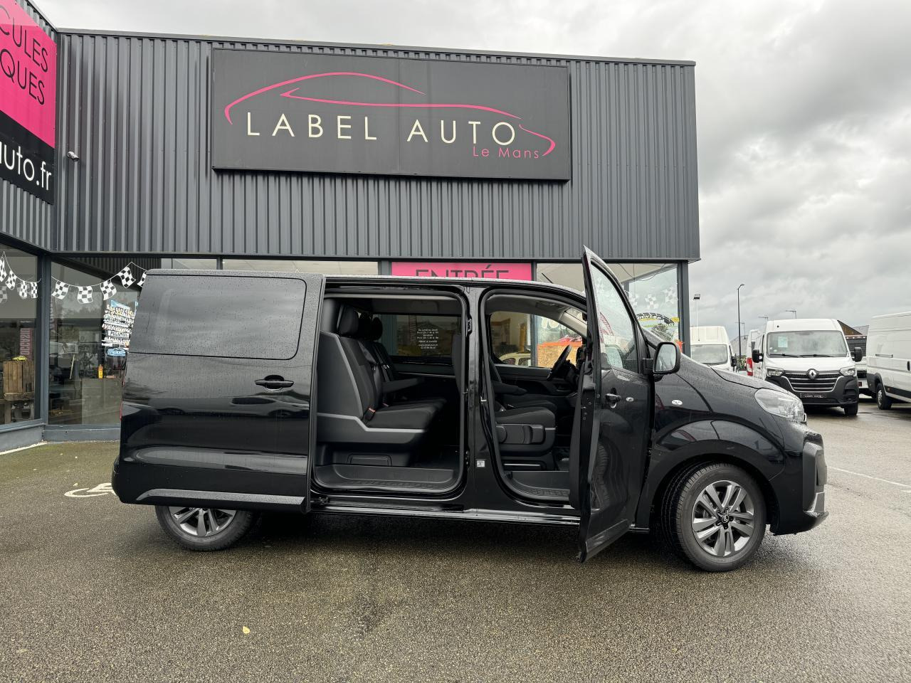Citroen Jumpy M 2.0 BLUEHDI 180CH S&S CABINE APPROFONDIE FIXE EAT8 - Dubbelhytt transportbil: bild 1 Citroen Jumpy M 2.0 BLUEHDI 180CH S&S CABINE APPROFONDIE FIXE EAT8 - Dubbelhytt transportbil: bild 1