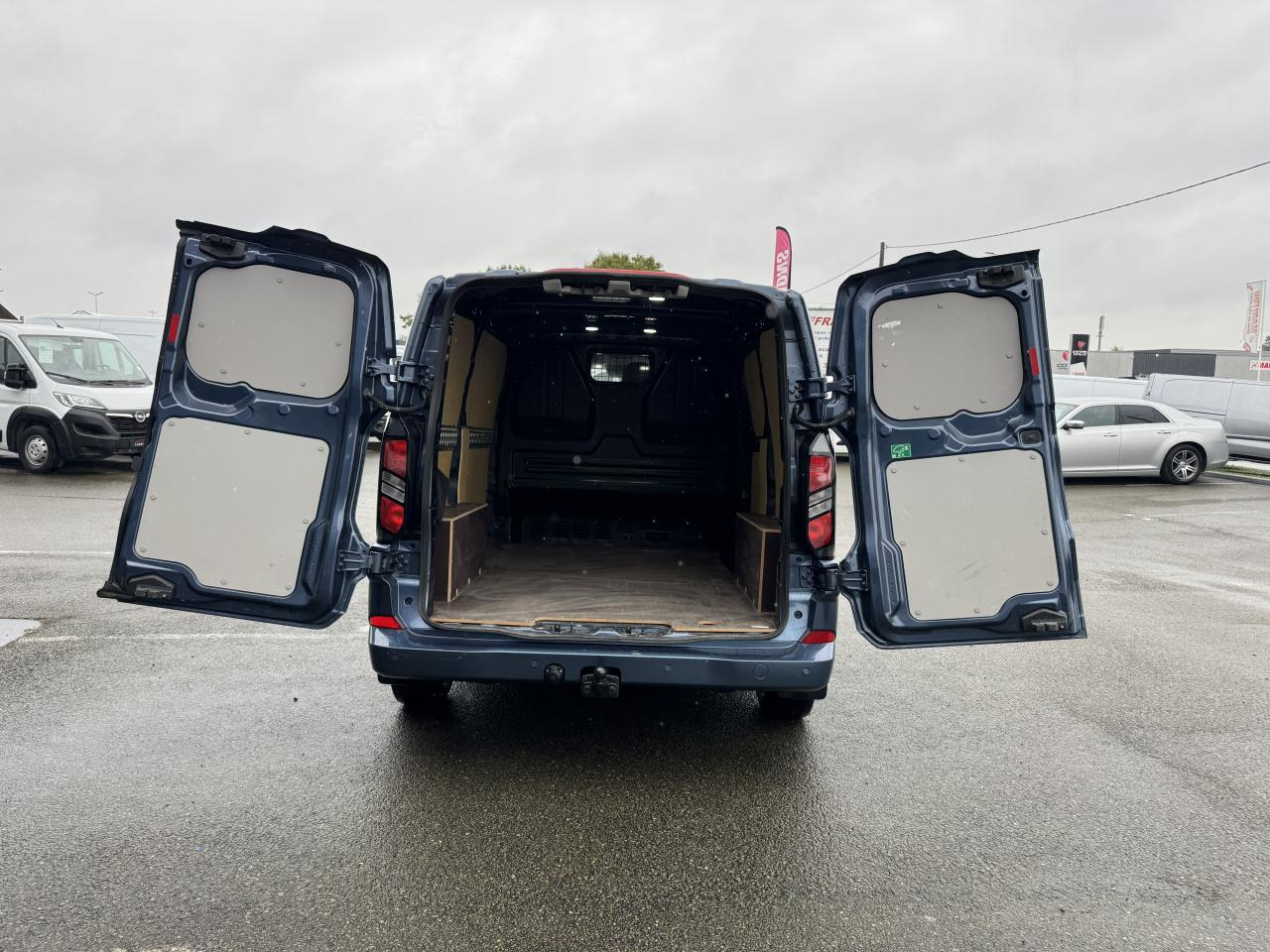 FORD Transit Custom 2.0 EcoBlue 170 ch BVA Fourgon 320 L1H1 Limited - Skåpbil: bild 2 FORD Transit Custom 2.0 EcoBlue 170 ch BVA Fourgon 320 L1H1 Limited - Skåpbil: bild 2