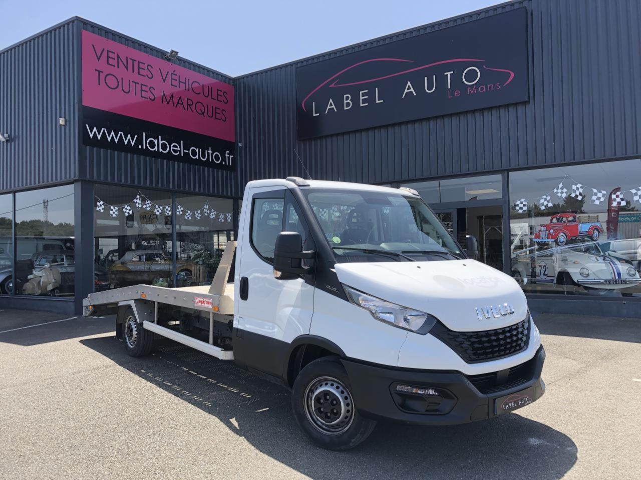 Iveco Daily IVECO PORTE VOITURE DEPANNEUSE 35 S 16 3L0 160 CH EMPATTEMENT 4100 PLATEAU FIX ALU EQUIP M - Biltransportbil lastbil: bild 2 Iveco Daily IVECO PORTE VOITURE DEPANNEUSE 35 S 16 3L0 160 CH EMPATTEMENT 4100 PLATEAU FIX ALU EQUIP M - Biltransportbil lastbil: bild 2