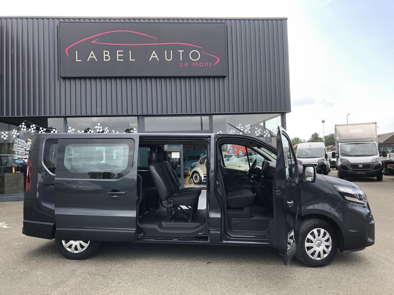 NISSAN PRIMASTAR COMBI L2H1 9 PLACES 2.0 DCI 145CH N-CONNECTA - Minibuss, Persontransport: bild 1 NISSAN PRIMASTAR COMBI L2H1 9 PLACES 2.0 DCI 145CH N-CONNECTA - Minibuss, Persontransport: bild 1