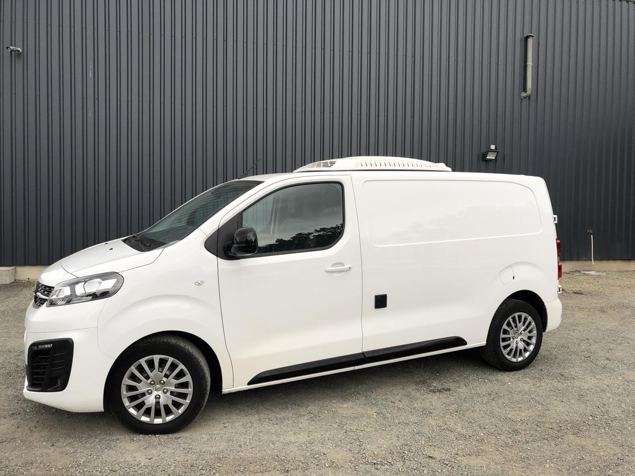 OPEL VIVARO 2.0 D 145CH FRIGORIFIQUE POSITIF THERMOKING - Kylbil: bild 2 OPEL VIVARO 2.0 D 145CH FRIGORIFIQUE POSITIF THERMOKING - Kylbil: bild 2