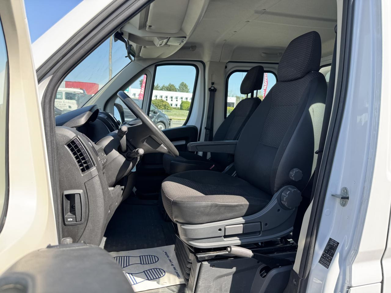 Opel Movano combi 3.5 MAXI 165CH BLUEHDI S&S BENNE COFFRE DOUBLE CABINE 6 PLACES - Transportbil med tippflak: bild 4 Opel Movano combi 3.5 MAXI 165CH BLUEHDI S&S BENNE COFFRE DOUBLE CABINE 6 PLACES - Transportbil med tippflak: bild 4