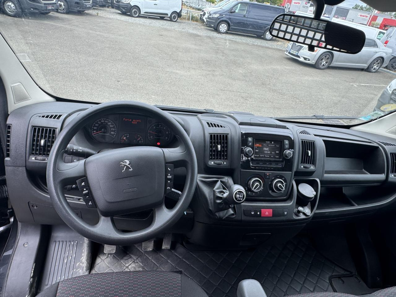 Peugeot Boxer PEUGEOT 3T5 PLATEAU 4M20 2.2 HDI 140 CH PREMIUM - Transportbil med flak: bild 3 Peugeot Boxer PEUGEOT 3T5 PLATEAU 4M20 2.2 HDI 140 CH PREMIUM - Transportbil med flak: bild 3