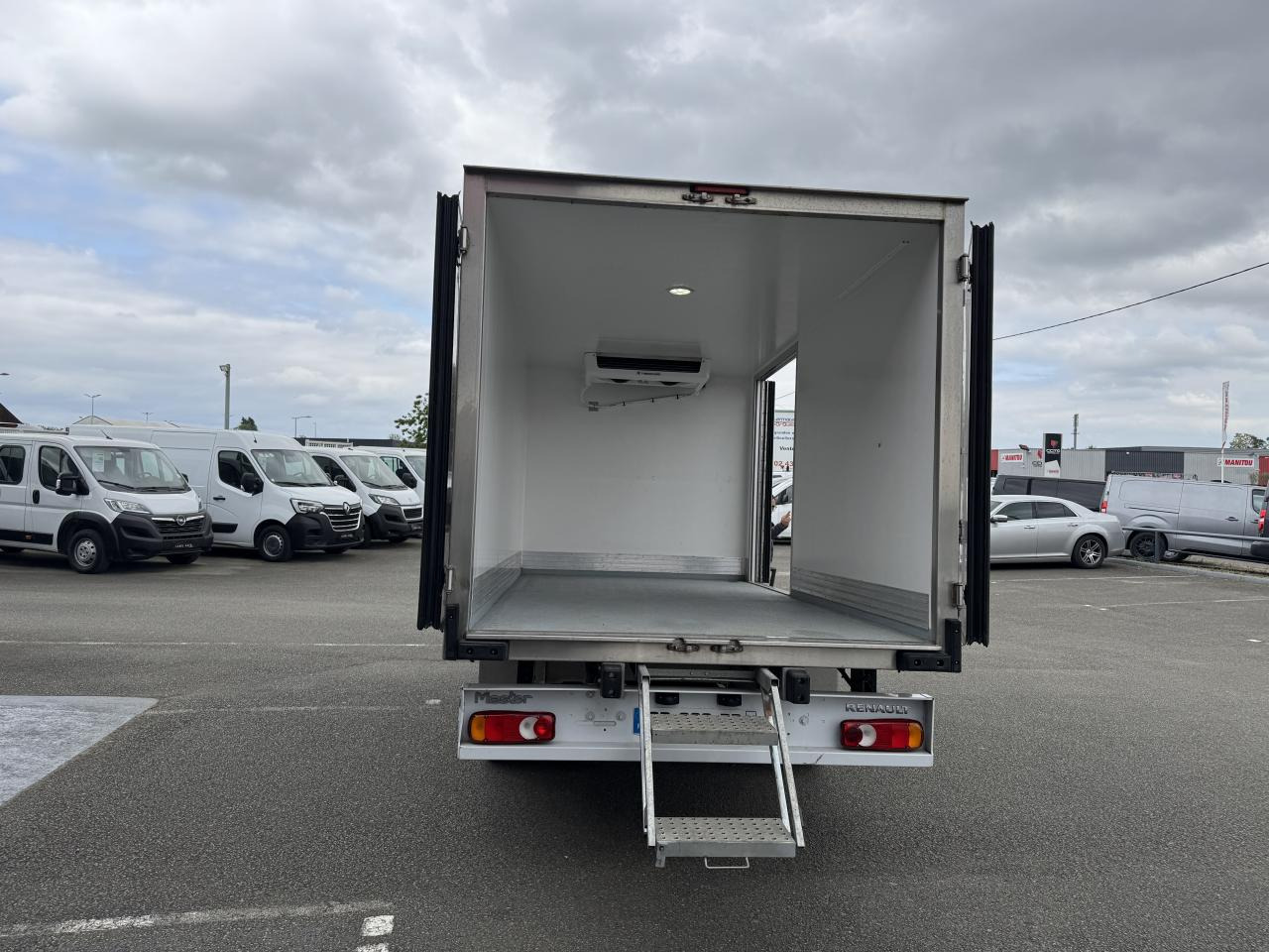 RENAULT MASTER FRIGO CAISSE 3T5 2.3 DCI 165CH GRAND CONFORT - Kylbil: bild 1 RENAULT MASTER FRIGO CAISSE 3T5 2.3 DCI 165CH GRAND CONFORT - Kylbil: bild 1