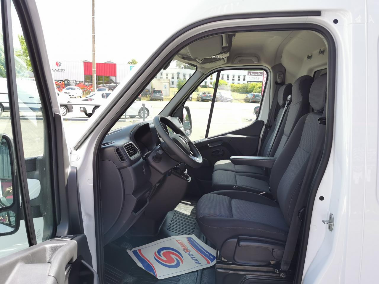 RENAULT Master Confort F3500 L3H2 2.3 Blue dCi - 135 III FOURGON Fourgon L3H2 Traction PHASE 3 - Skåpbil: bild 5 RENAULT Master Confort F3500 L3H2 2.3 Blue dCi - 135 III FOURGON Fourgon L3H2 Traction PHASE 3 - Skåpbil: bild 5