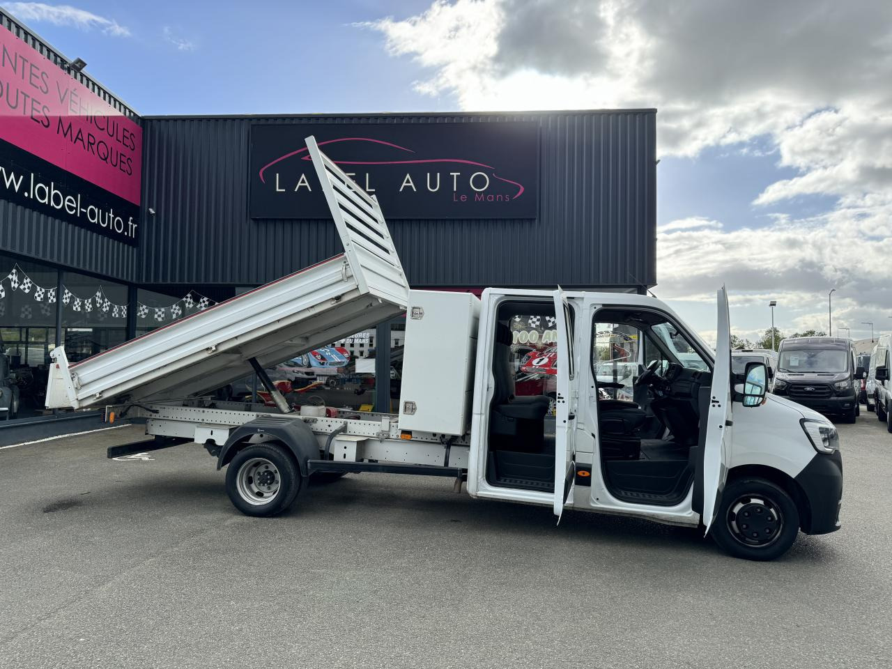 RENAULT Master Confort R3500RJ L4 2.3 dCi - 130 III CHASSIS DOUBLE CABINE Châssis Double Cabine L4 Pr - Transportbil med tippflak, Dubbelhytt transportbil: bild 1 RENAULT Master Confort R3500RJ L4 2.3 dCi - 130 III CHASSIS DOUBLE CABINE Châssis Double Cabine L4 Pr - Transportbil med tippflak, Dubbelhytt transportbil: bild 1