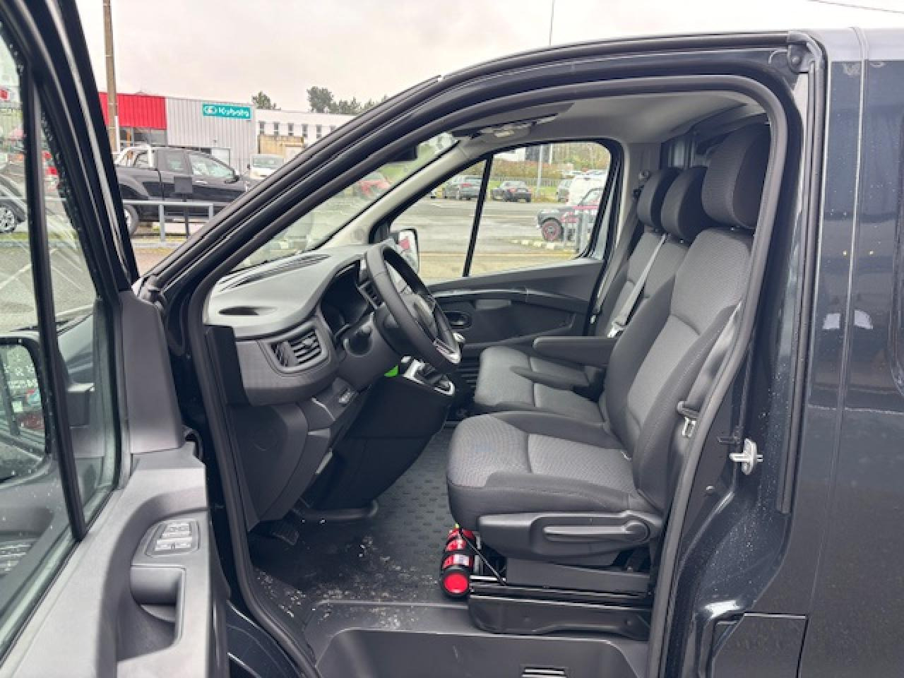 RENAULT TRAFIC 3T0 L1H1 2.0 DCI 150CH - Skåpbil: bild 5 RENAULT TRAFIC 3T0 L1H1 2.0 DCI 150CH - Skåpbil: bild 5