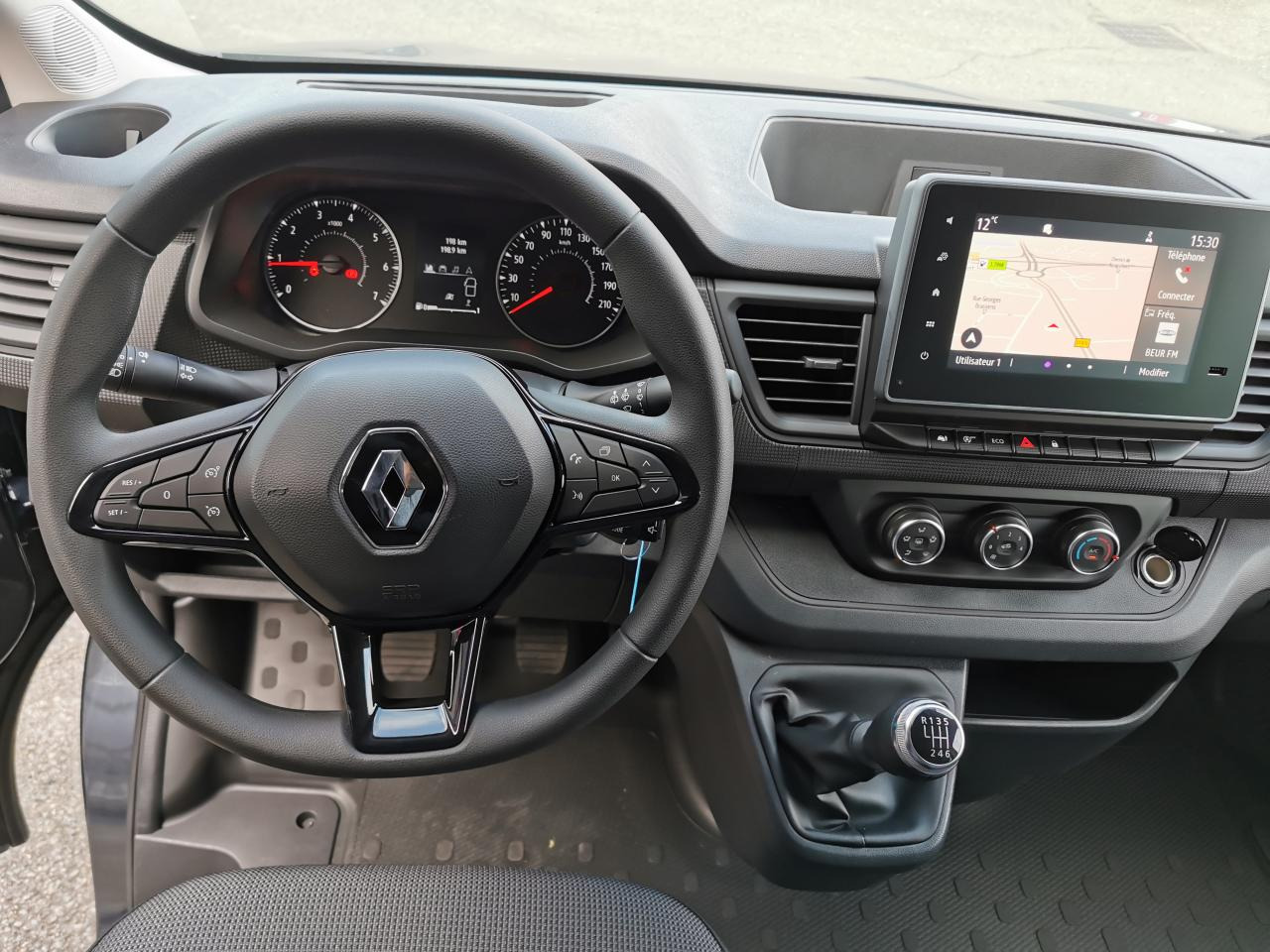 RENAULT Trafic L2 2.0 Energy dCi - 150 - S&S III COMBI Combi Zen L2H1 PHASE 3 - Minibuss, Persontransport: bild 4 RENAULT Trafic L2 2.0 Energy dCi - 150 - S&S III COMBI Combi Zen L2H1 PHASE 3 - Minibuss, Persontransport: bild 4