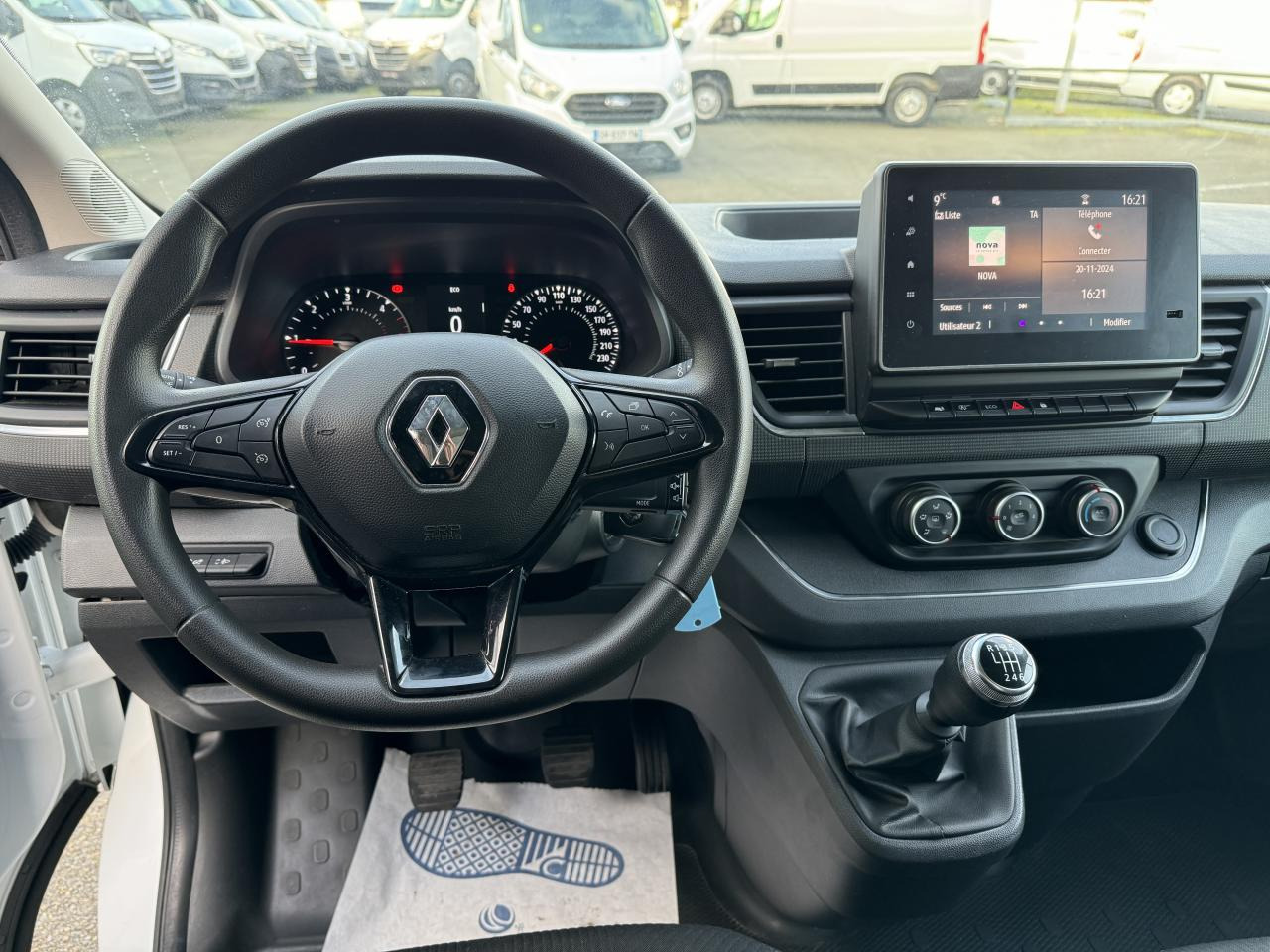 RENAULT Trafic L2H1 3000 Kg 2.0 Blue dCi - 130 III FOURGON Fourgon Grand Confort L2H1 PHASE 3 - Skåpbil: bild 4 RENAULT Trafic L2H1 3000 Kg 2.0 Blue dCi - 130 III FOURGON Fourgon Grand Confort L2H1 PHASE 3 - Skåpbil: bild 4