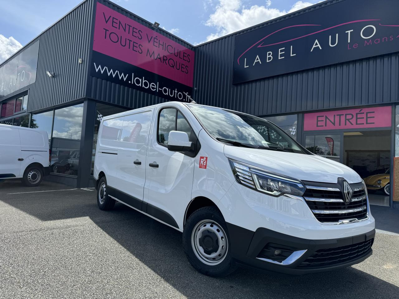 RENAULT Trafic L2H1 3000 Kg 2.0 Blue dCi - 170 2024 III FOURGON Fourgon Advance L2H1 PHASE 3 - Skåpbil: bild 1 RENAULT Trafic L2H1 3000 Kg 2.0 Blue dCi - 170 2024 III FOURGON Fourgon Advance L2H1 PHASE 3 - Skåpbil: bild 1