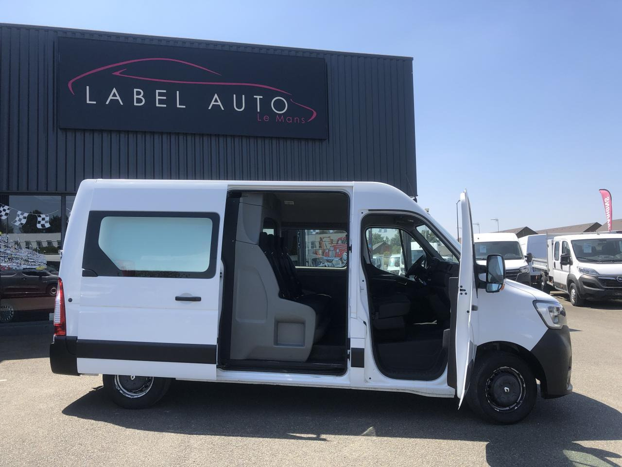 Renault Master F3300 L2H2 2.3 DCI 135CH CABINE APPROFONDIE CONFORT 7 PLACES - Dubbelhytt transportbil: bild 2 Renault Master F3300 L2H2 2.3 DCI 135CH CABINE APPROFONDIE CONFORT 7 PLACES - Dubbelhytt transportbil: bild 2