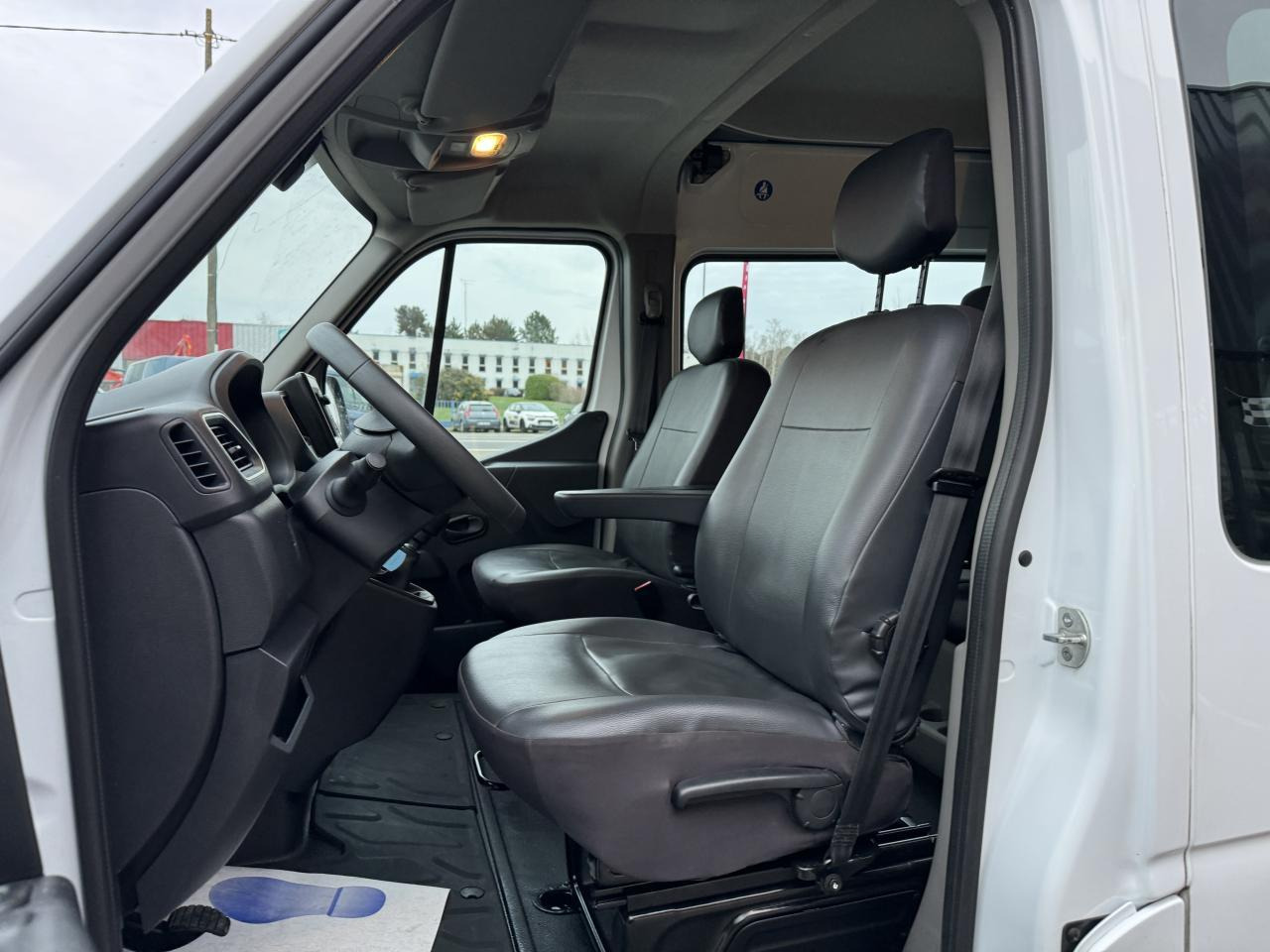 Renault Master F3500 L3H2 2.3 BLUE DCI 135CH CABINE APPROFONDIE 6 PLACES GRAND CONFORT - Dubbelhytt transportbil: bild 5 Renault Master F3500 L3H2 2.3 BLUE DCI 135CH CABINE APPROFONDIE 6 PLACES GRAND CONFORT - Dubbelhytt transportbil: bild 5