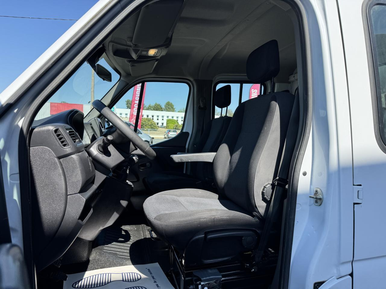 Renault Master RENAULT 3T5 BENNE + COFFRE RJ DOUBLE CABINE 6 PL 2.3 DCI 130 CH CONFORT + GPS + REGUL + CLIM - Transportbil med tippflak: bild 5 Renault Master RENAULT 3T5 BENNE + COFFRE RJ DOUBLE CABINE 6 PL 2.3 DCI 130 CH CONFORT + GPS + REGUL + CLIM - Transportbil med tippflak: bild 5