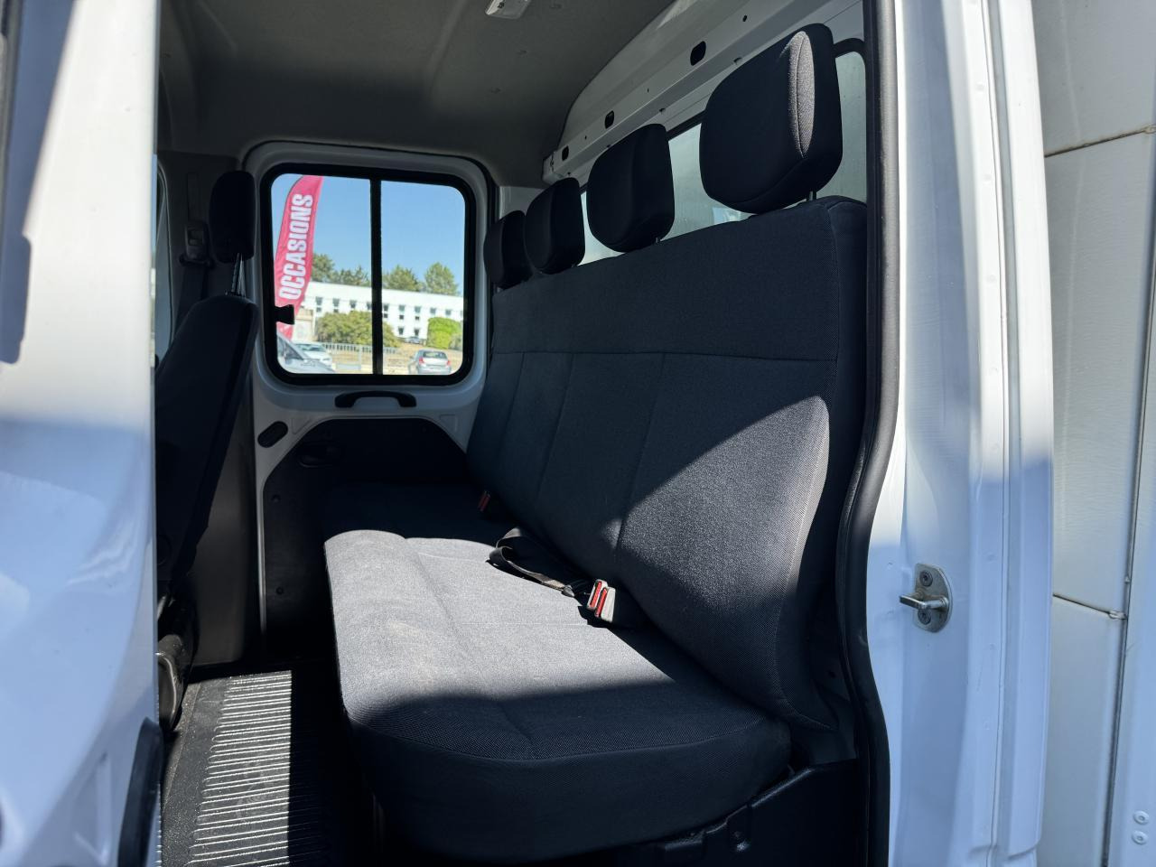 Renault Master RENAULT 3T5 BENNE + COFFRE RJ DOUBLE CABINE 6 PL 2.3 DCI 130 CH CONFORT + GPS + REGUL + CLIM - Transportbil med tippflak: bild 4 Renault Master RENAULT 3T5 BENNE + COFFRE RJ DOUBLE CABINE 6 PL 2.3 DCI 130 CH CONFORT + GPS + REGUL + CLIM - Transportbil med tippflak: bild 4