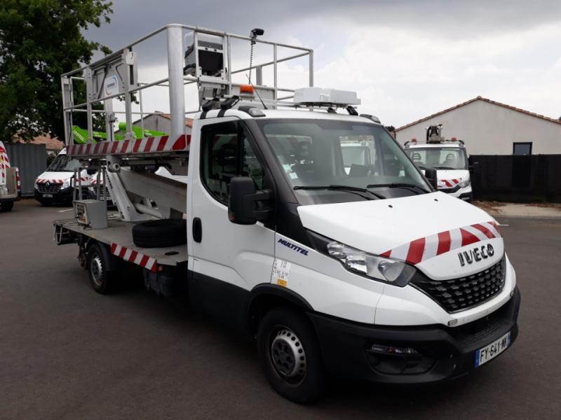 Iveco Daily 35S14 Plateau Nacelle 6m50 Spécial tunnel - Billift: bild 2 Iveco Daily 35S14 Plateau Nacelle 6m50 Spécial tunnel - Billift: bild 2