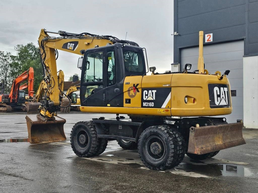 CAT M 316 D - Grävmaskin på däck: bild 3 CAT M 316 D - Grävmaskin på däck: bild 3